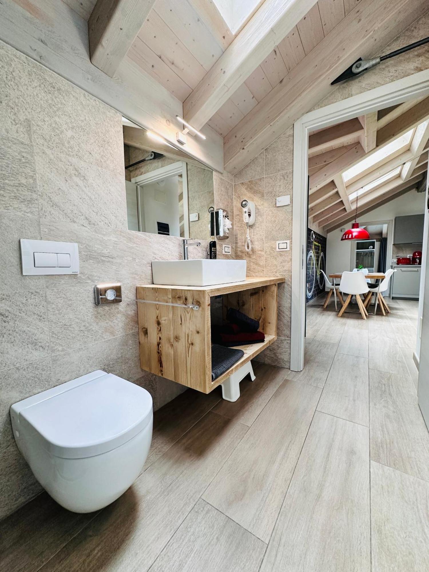 Casa Tosca - Holiday Home Torbole Sul Garda Exterior photo